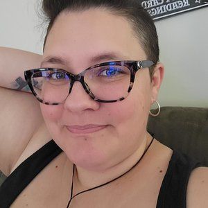 Meet your Posher, Gina